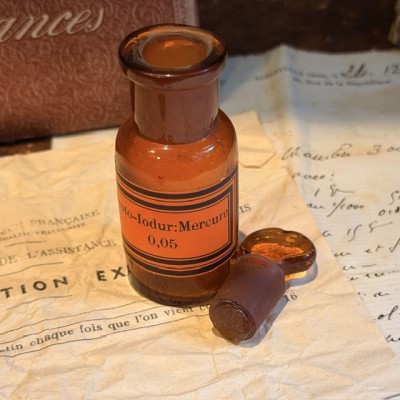 Mercury Proto-Iodide - Syphilis Treatment - POISON cabinet - Antique pharmacy bottle