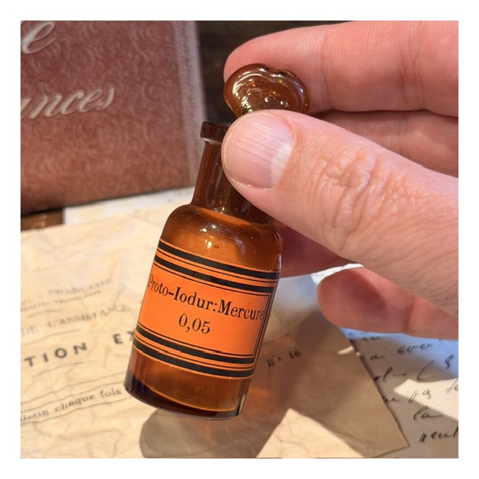 Mercury Proto-Iodide - Syphilis Treatment - POISON cabinet - Antique pharmacy bottle