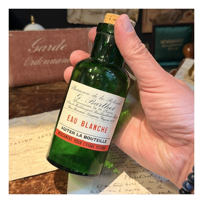 Eau Blanche - Antique pharmacy bottle - Apothecary