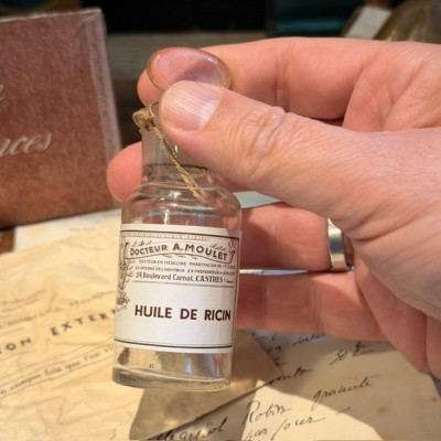 Huile de ricin - Antique pharmacy bottle - Apothecary