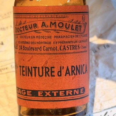 Teinture d'Arnica - Antique pharmacy bottle - Apothecary