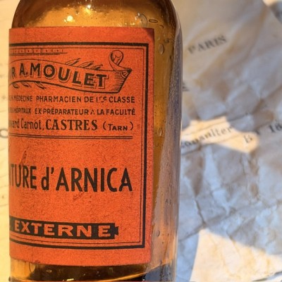 Teinture d'Arnica - Antique pharmacy bottle - Apothecary