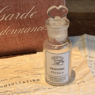 Teinture d'Arnica - Antique pharmacy bottle - Apothecary