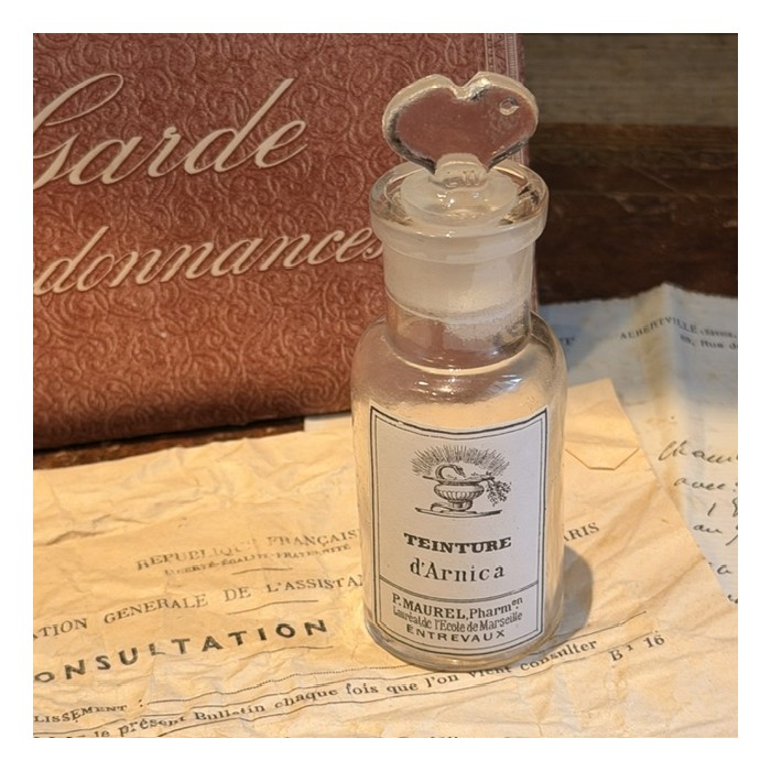Teinture d'Arnica - Antique pharmacy bottle - Apothecary