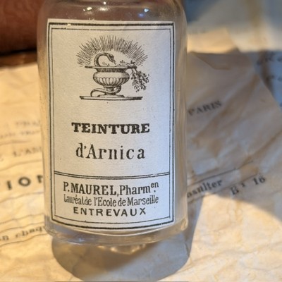 Teinture d'Arnica - Antique pharmacy bottle - Apothecary
