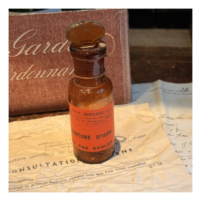 Iodine dye - Antique pharmacy bottle - Apothecary