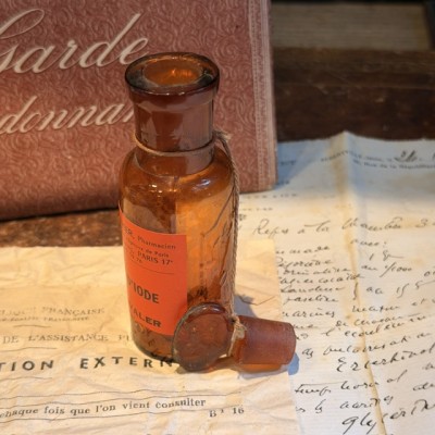 Iodine dye - Antique pharmacy bottle - Apothecary