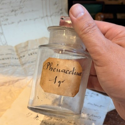 Phenacetin - Antique pharmacy bottle - Apothecary