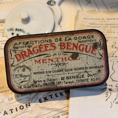 Metal box of breath mints with cocaine - 1920's - Dragees BENGUE