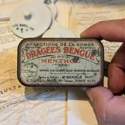 Metal box of breath mints with cocaine - 1920's - Dragees BENGUE