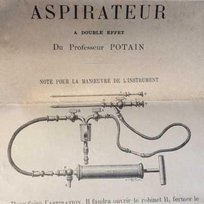 Aspirateur du Dr Potain dans son coffret - 1880 - Maison Charrière