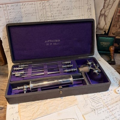 Dr. Potain’s aspirator - 1880/1890 - Antique medical instrument