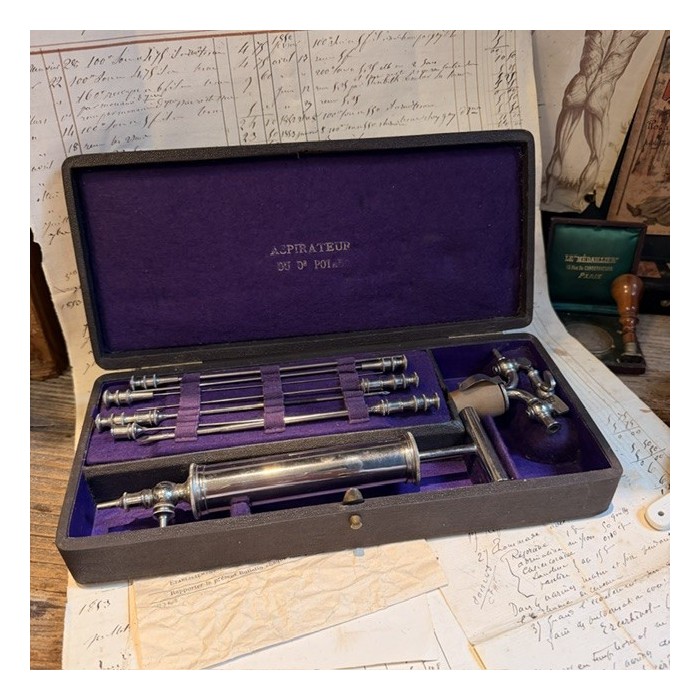 Aspirateur du Dr Potain dans son coffret - 1880/1890