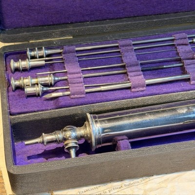 Dr. Potain’s aspirator - 1880/1890 - Antique medical instrument