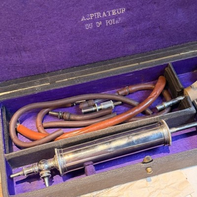 Aspirateur du Dr Potain dans son coffret - 1880/1890
