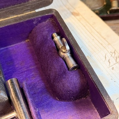 Aspirateur du Dr Potain dans son coffret - 1880/1890
