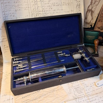 Dr. Potain’s aspirator - 1880/1890 - Antique medical instrument