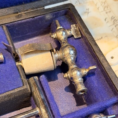 Dr. Potain’s aspirator - 1880/1890 - Antique medical instrument