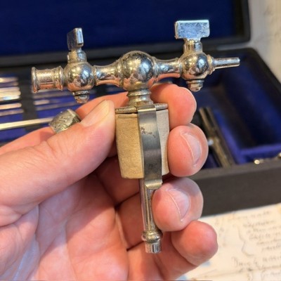 Dr. Potain’s aspirator - 1880/1890 - Antique medical instrument