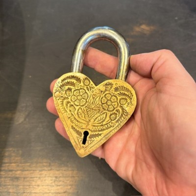 Cadenas Fleurs en laiton - Modèle 3 singes par Boncoeurs