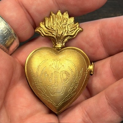 Boîte Coeur Ex-voto Doré - Modèle: Coeur sacré MONA par Boncoeurs