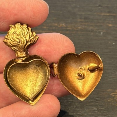 Boîte Coeur Ex-voto Doré - Modèle: Coeur sacré MONA par Boncoeurs