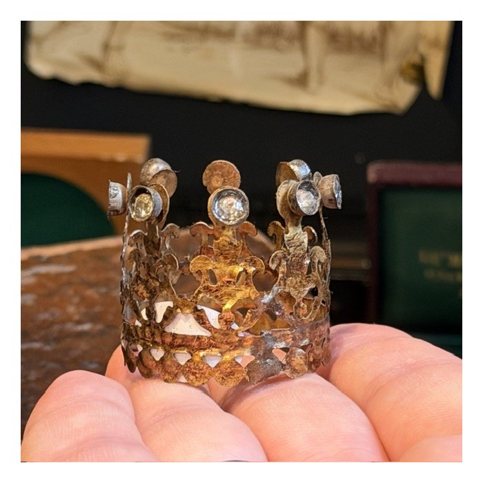 Mini rhinestone crown by Maison Boncoeurs