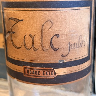 Talc powder - Pharmacy jar - Herbalism - Apothecary bottle