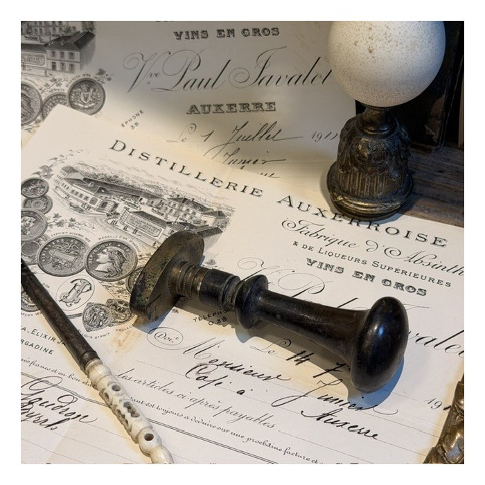 Antique "Magasin de Nouveautés" Store manual Stamp