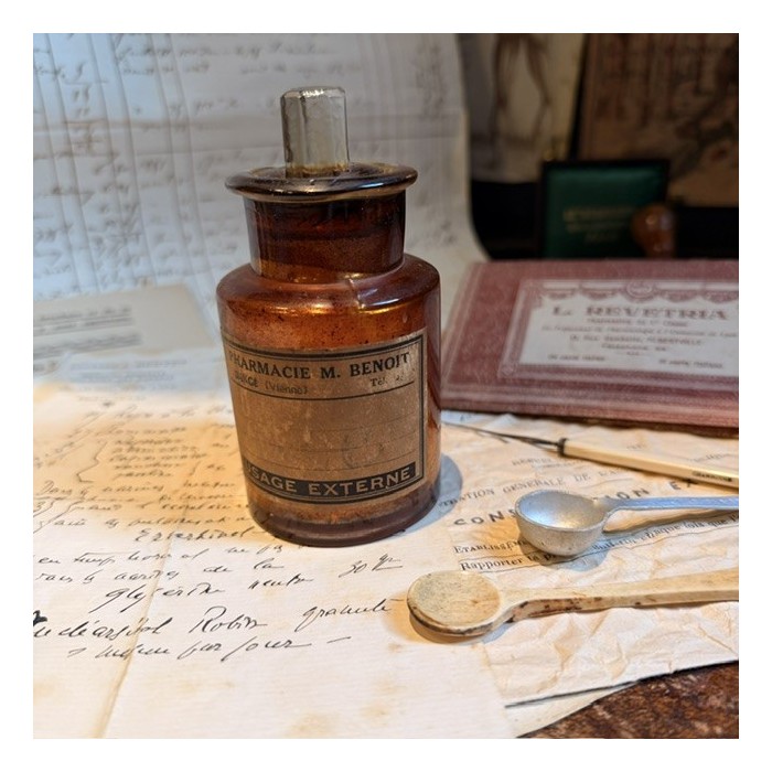 M. BENOIT Pharmacy - Antique pharmacy bottle - Apothecary