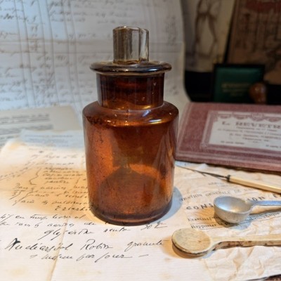 M. BENOIT Pharmacy - Antique pharmacy bottle - Apothecary