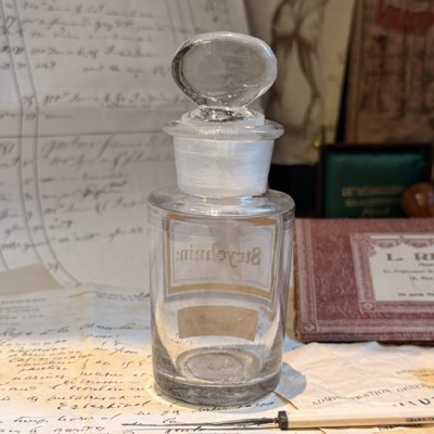 Strychnine - POISON cabinet - Antique pharmacy bottle