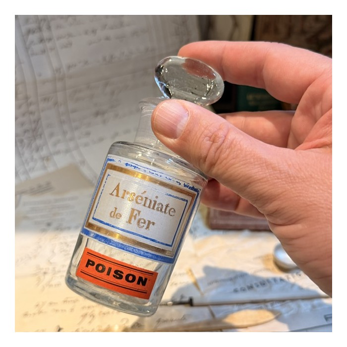 Arsenic - Iron arsenate - POISON cabinet - Antique pharmacy bottle