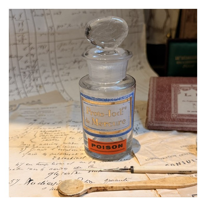 Mercurous iodide - POISON cabinet - Antique pharmacy bottle