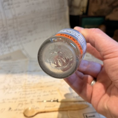 Mercurous iodide - POISON cabinet - Antique pharmacy bottle