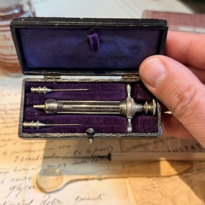 Antique hypodermic Pravaz syringe with ear cups- End of the 19th