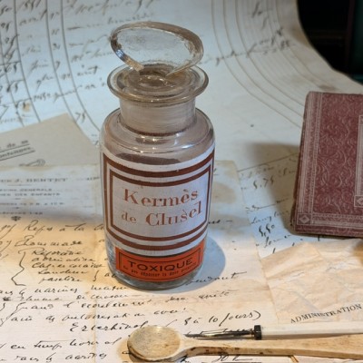 Kermès de Clusel - Sulfure d'Antimoine - Toxique - Flacon ancien de pharmacie