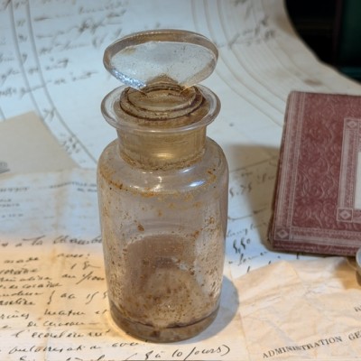 Caustic Potash - POISON cabinet - Antique pharmacy bottle