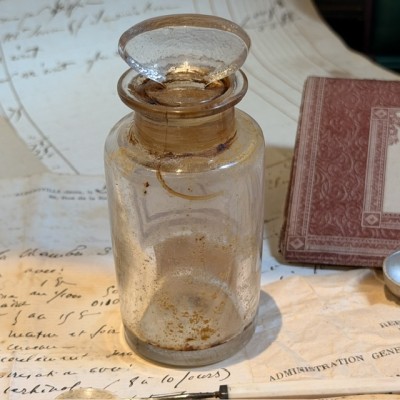 Zinc chloride - POISON cabinet - Antique pharmacy bottle