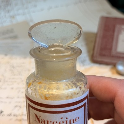 Narceine - Opium Derivative - POISON cabinet - Antique pharmacy bottle