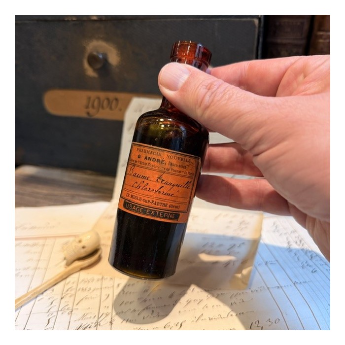 Chloroform-Based Soothing Balm - 1900
