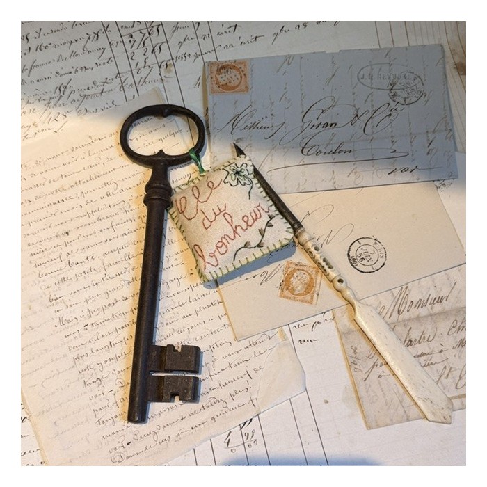 Large Key to Happiness by Marius in Paris - With its lucky charm lavender amulet